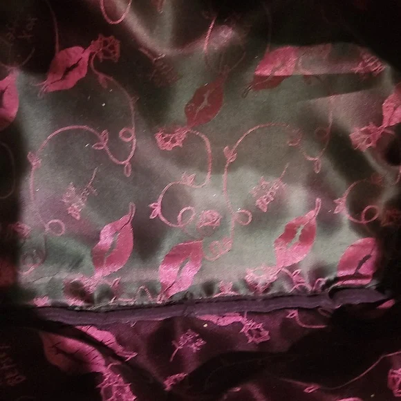 Betsey Johnson Patent Leather Tote HAS WEAR - Picture 8 of 10